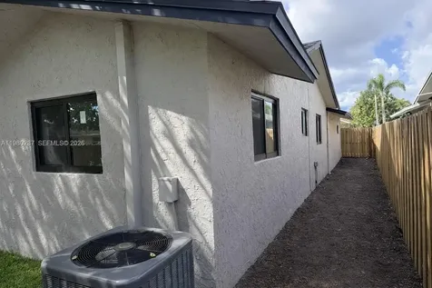 4020 NW 93rd Way Sunrise FL 33351