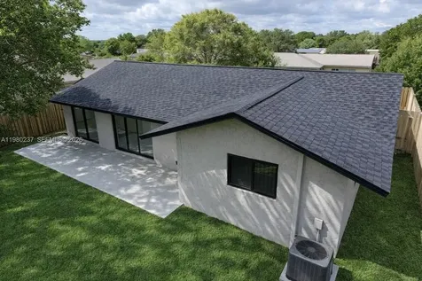 4020 NW 93rd Way Sunrise FL 33351