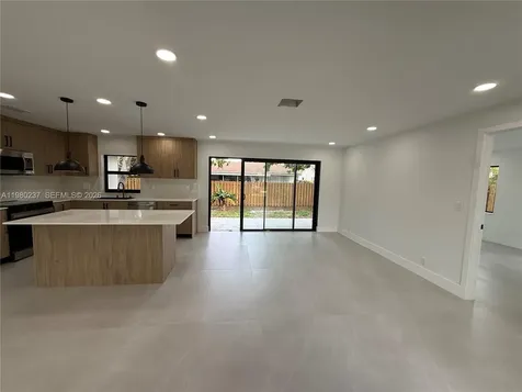 4020 NW 93rd Way Sunrise FL 33351