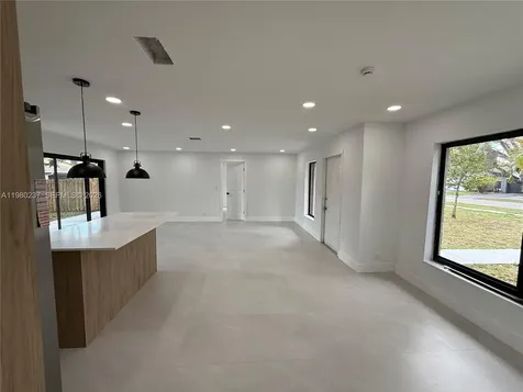 4020 NW 93rd Way Sunrise FL 33351