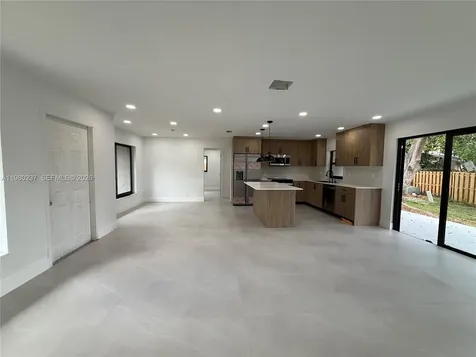 4020 NW 93rd Way Sunrise FL 33351