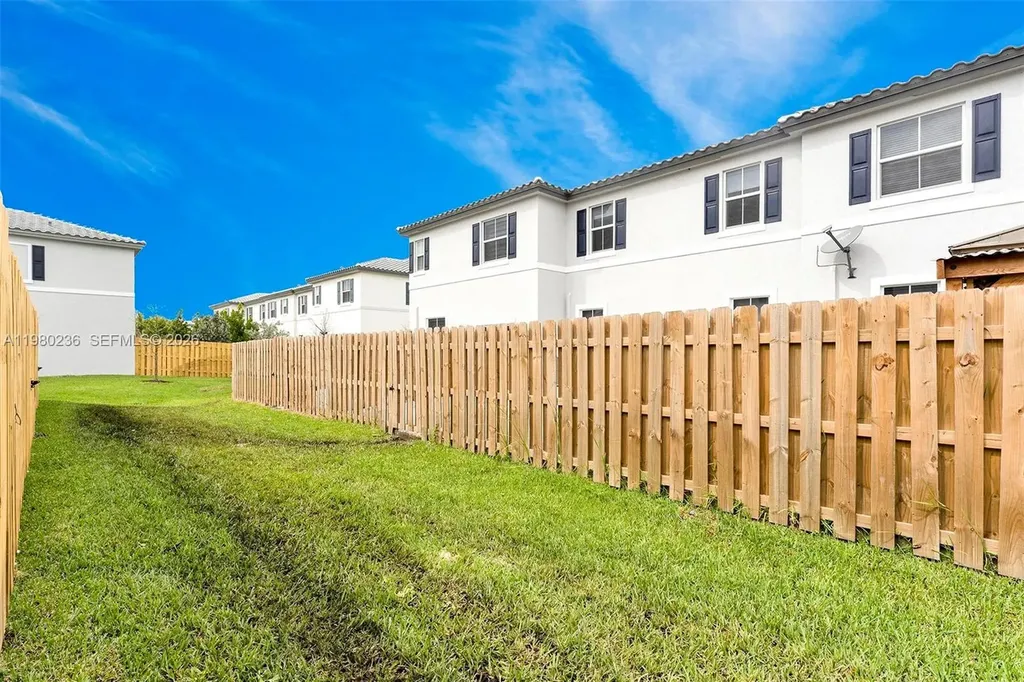 11925 NW 46th Street Coral Springs FL 33076