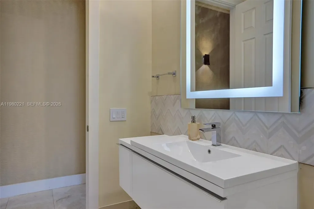 1529 Shoreline Way Hollywood FL 33019
