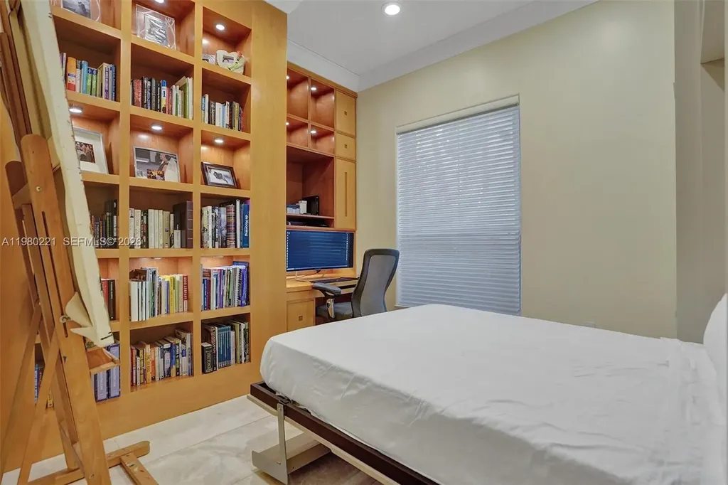 1529 Shoreline Way Hollywood FL 33019