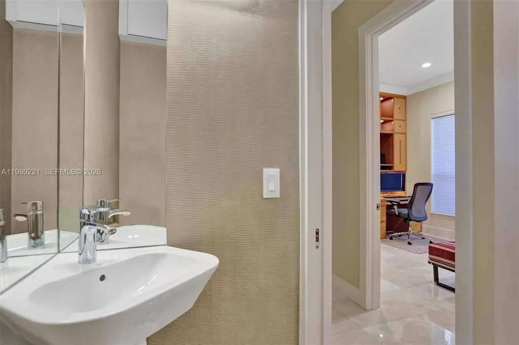 1529 Shoreline Way Hollywood FL 33019