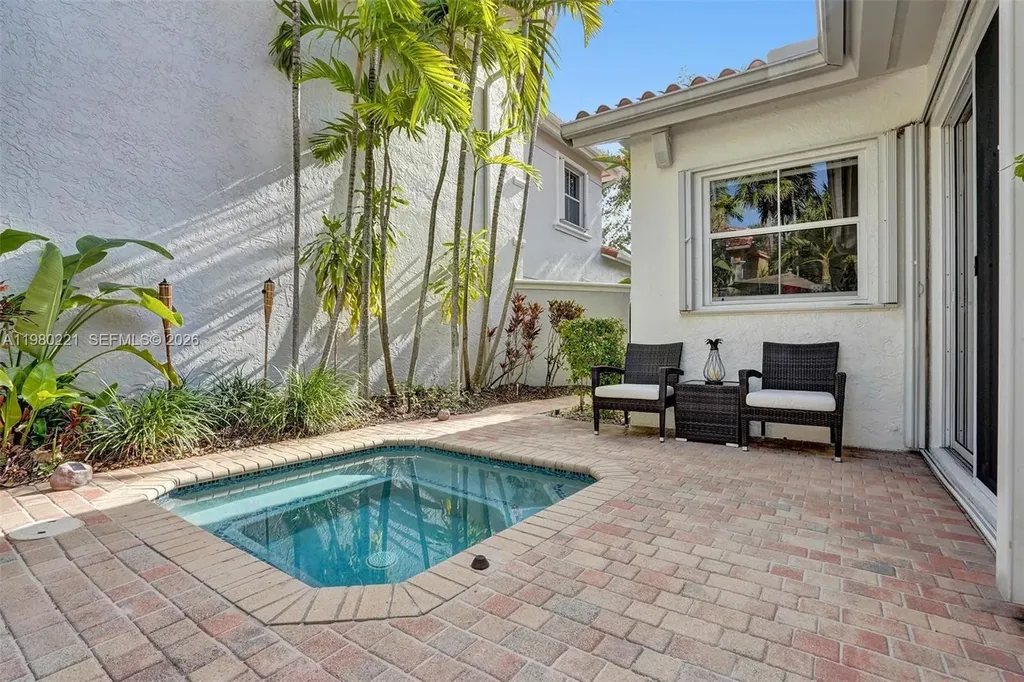 1529 Shoreline Way Hollywood FL 33019