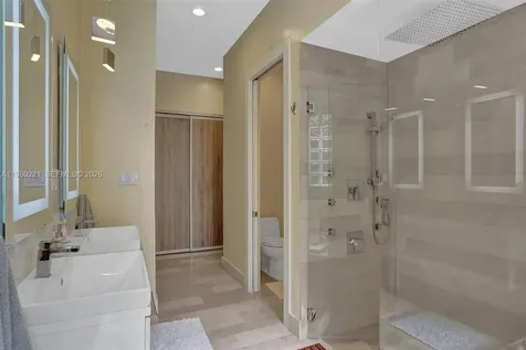 1529 Shoreline Way Hollywood FL 33019