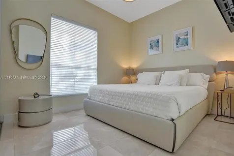 1529 Shoreline Way Hollywood FL 33019