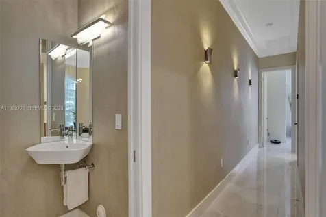 1529 Shoreline Way Hollywood FL 33019