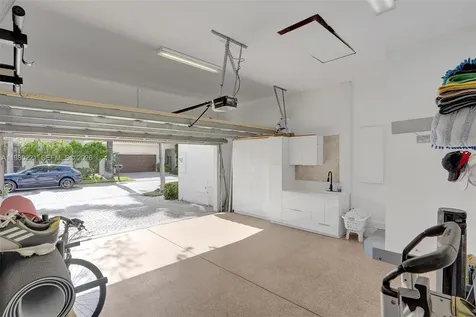 1529 Shoreline Way Hollywood FL 33019