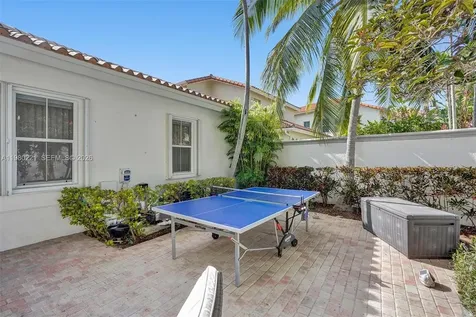 1529 Shoreline Way Hollywood FL 33019