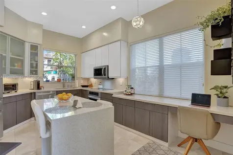 1529 Shoreline Way Hollywood FL 33019
