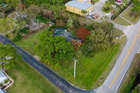 410 45th Avenue Vero Beach FL 32968