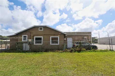 4419 NW 17th Avenue Miami FL 33142