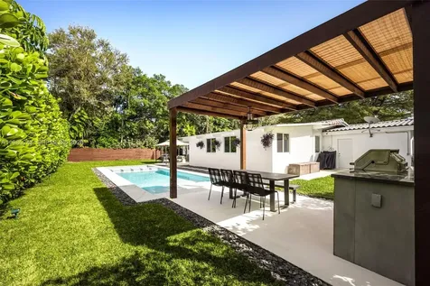 6609 SW 62nd Terrace South Miami FL 33143