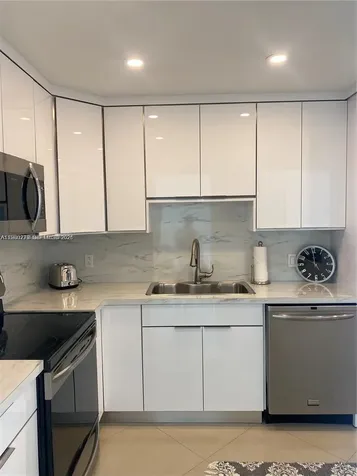 3801 S Ocean Drive (Avail April 1, 2026) Hollywood FL 33019