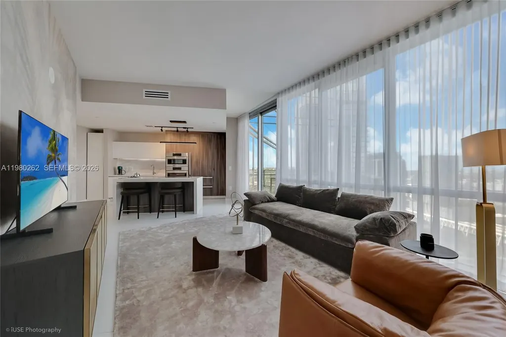 851 NE 1st Avenue Miami FL 33132