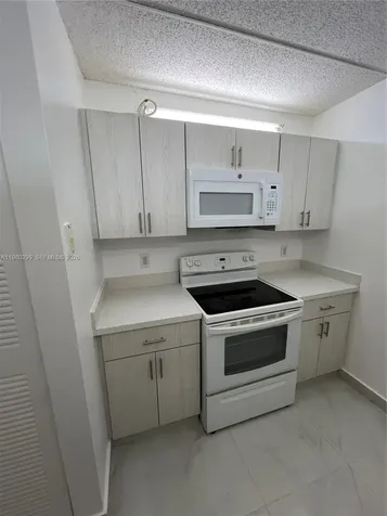 8260 SW 210th Street Cutler Bay FL 33189