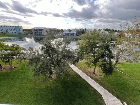 8260 SW 210th Street Cutler Bay FL 33189