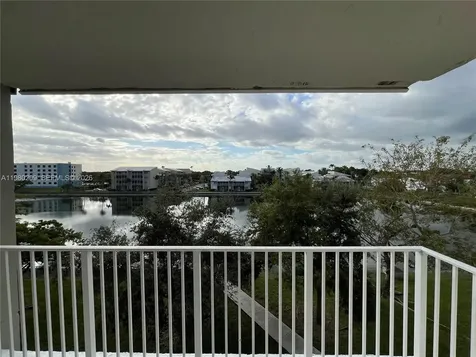 8260 SW 210th Street Cutler Bay FL 33189