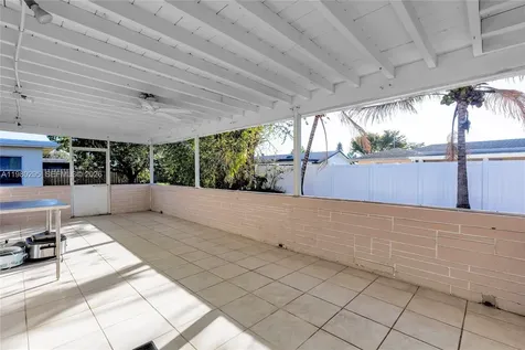 8209 NW 91st Avenue Tamarac FL 33321