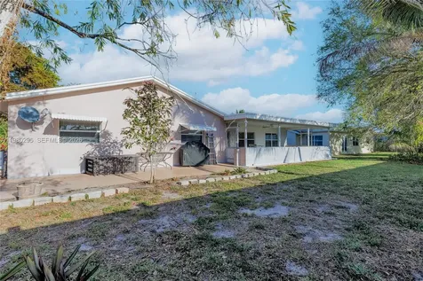 8209 NW 91st Avenue Tamarac FL 33321