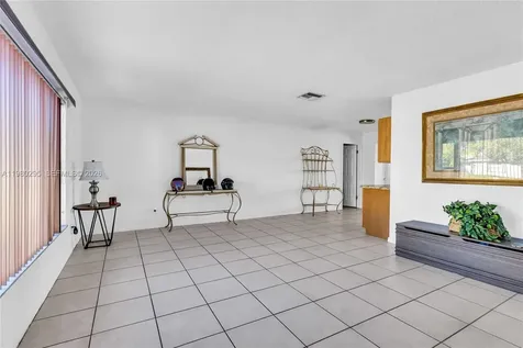 8209 NW 91st Avenue Tamarac FL 33321
