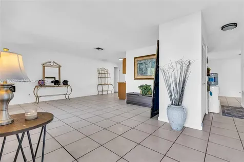 8209 NW 91st Avenue Tamarac FL 33321