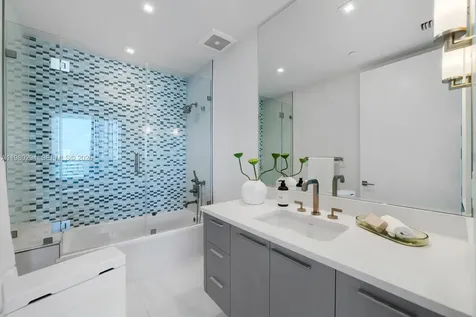 5959 Collins Avenue Miami Beach FL 33140