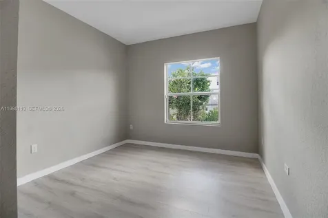 552 NE 5th Way Florida City FL 33034