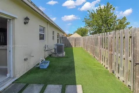 552 NE 5th Way Florida City FL 33034