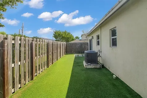 552 NE 5th Way Florida City FL 33034