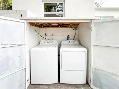 968 NE 80th Street Miami FL 33138