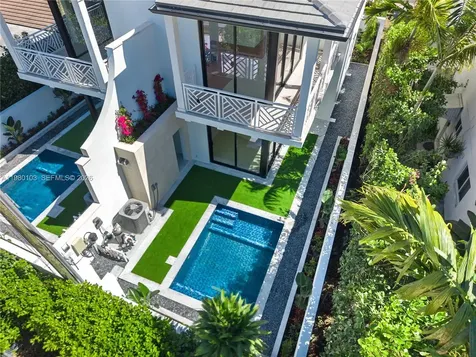 2710 S Le Jeune Road Coral Gables FL 33134