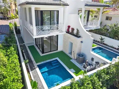 2710 S Le Jeune Road Coral Gables FL 33134