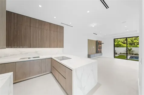 2710 S Le Jeune Road Coral Gables FL 33134