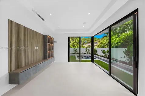 2710 S Le Jeune Road Coral Gables FL 33134