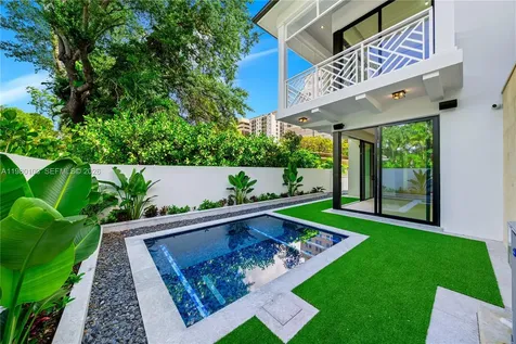 2710 S Le Jeune Road Coral Gables FL 33134