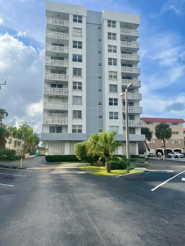 3113 S Ocean Drive Hallandale Beach FL 33009