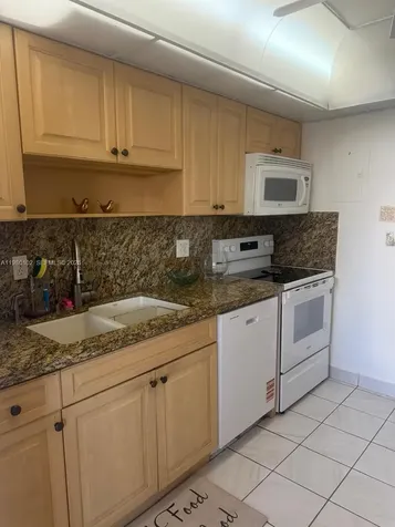 3113 S Ocean Drive Hallandale Beach FL 33009