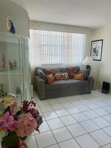 3113 S Ocean Drive Hallandale Beach FL 33009