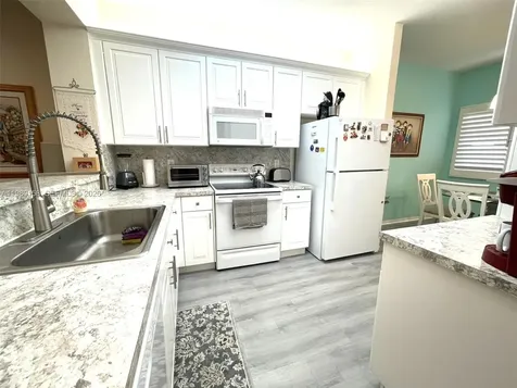 7775 Yardley Drive Tamarac FL 33321