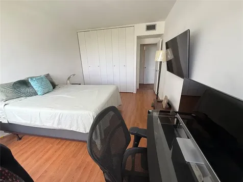 7441 Wayne Avenue Miami Beach FL 33141