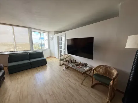 7441 Wayne Avenue Miami Beach FL 33141
