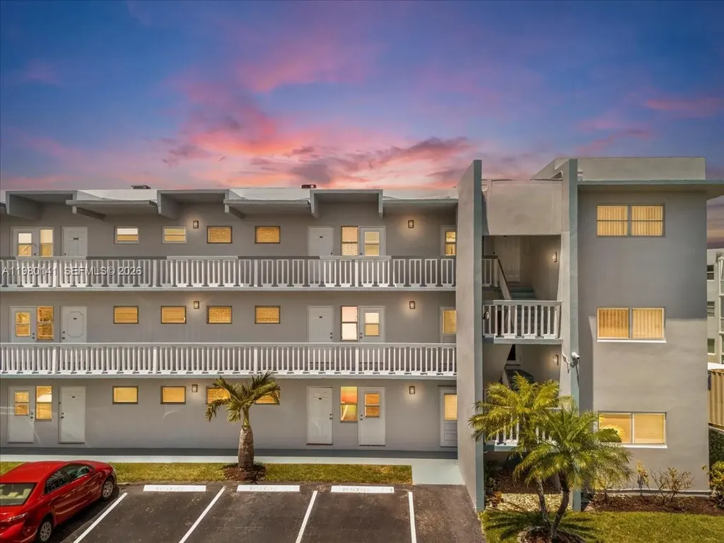 2200 Park Lane Hollywood FL 33021