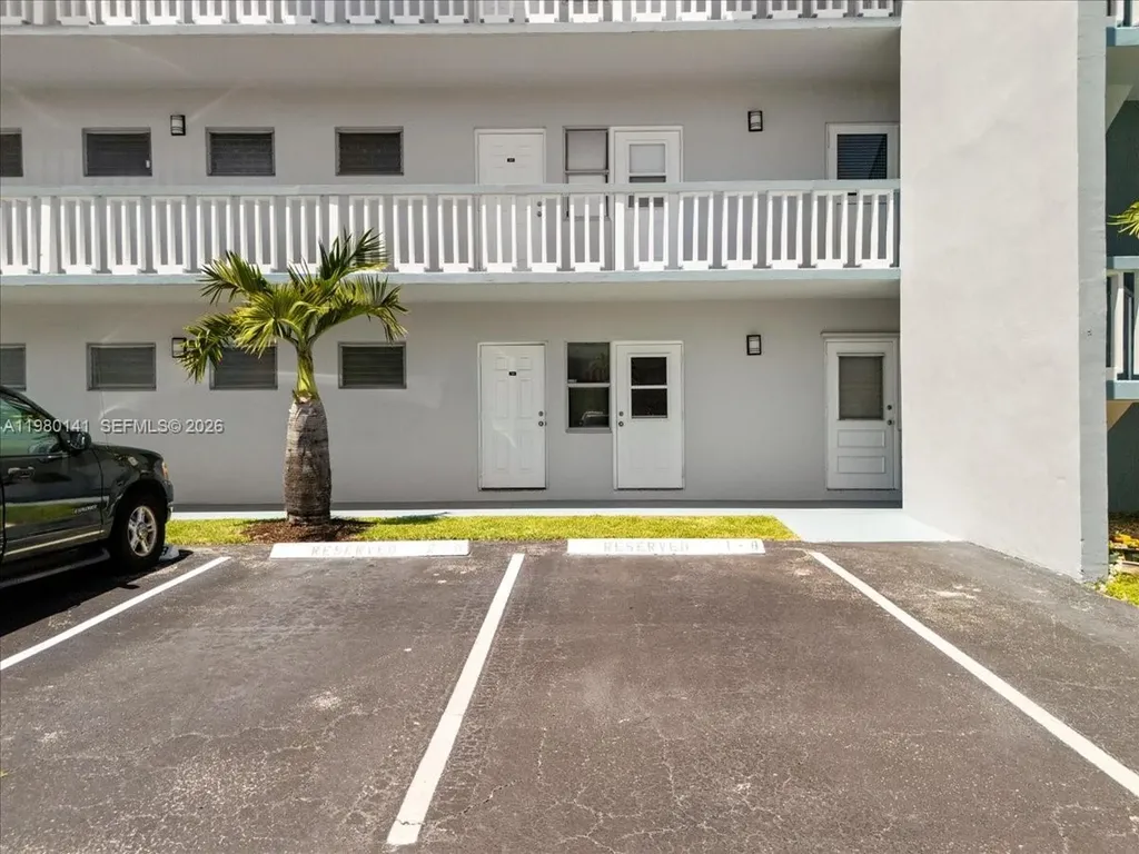 2200 Park Lane Hollywood FL 33021