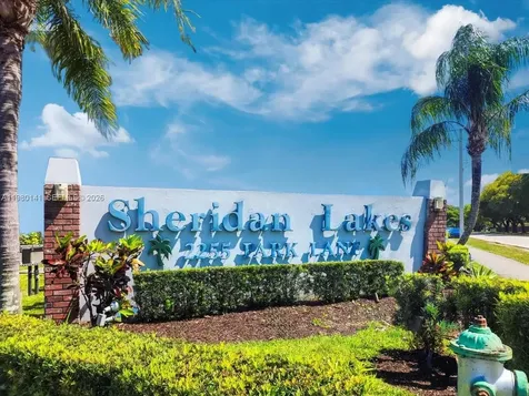 2200 Park Lane Hollywood FL 33021