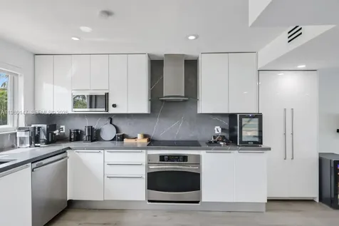 3927 NE 171st Street North Miami Beach FL 33160