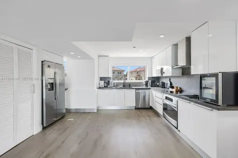 3927 NE 171st Street North Miami Beach FL 33160