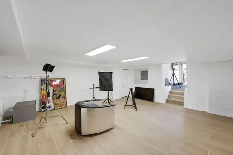 3927 NE 171st Street North Miami Beach FL 33160